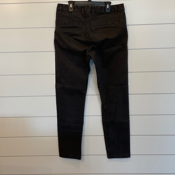 #0206 MEN’S H&M GRAY PANT SIZE: 31 SKINNY FIT - Picture 2 of 3